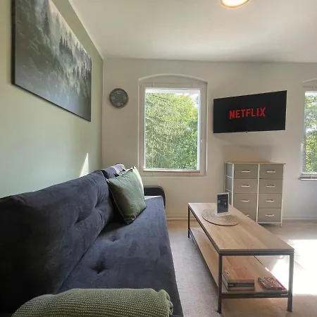 Vorstadtoase: Cozy Retreat With Queen Bed And Netflix Apartment *