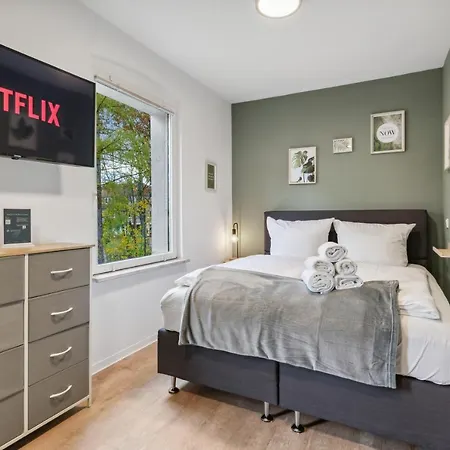 Vorstadtoase: Cozy Retreat With Queen Bed And Netflix Eichwalde