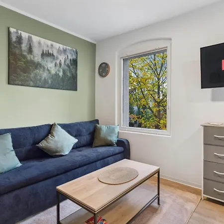 Apartment Vorstadtoase: Cozy Retreat With Queen Bed And Netflix *