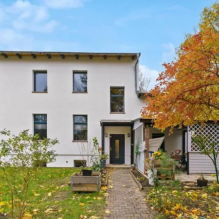 Vorstadtoase: Cozy Retreat With Queen Bed And Netflix Apartment *