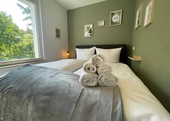 Vorstadtoase - 3 Personen - Mit Queensize-bett, Badewanne, Schlafcouch, Parken, Netflix, Naehe Ber