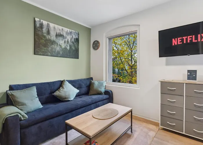 شقة Vorstadtoase - 3 Personen - Mit Queensize-bett, Badewanne, Schlafcouch, Parken, Netflix, Naehe Ber *